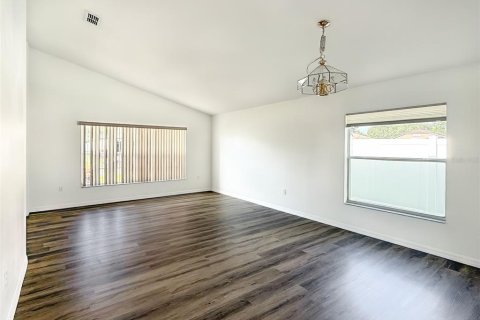 House in Davenport, Florida 4 bedrooms, 176.05 sq.m. № 1778983 - photo 2
