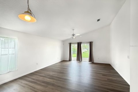 House in Davenport, Florida 4 bedrooms, 176.05 sq.m. № 1778983 - photo 7