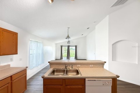 House in Davenport, Florida 4 bedrooms, 176.05 sq.m. № 1778983 - photo 5