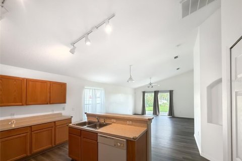 House in Davenport, Florida 4 bedrooms, 176.05 sq.m. № 1778983 - photo 6