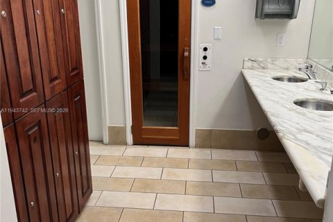 Condominio en venta en Miami Beach, Florida, 1 dormitorio, 76.64 m2 № 2080379 - foto 13