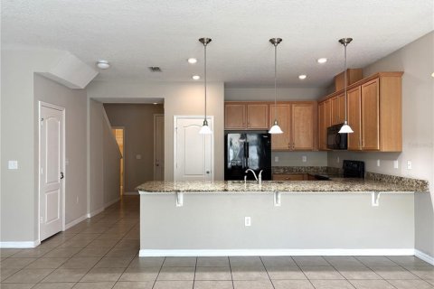 Townhouse in Kissimmee, Florida 4 bedrooms, 153.2 sq.m. № 2219404 - photo 2