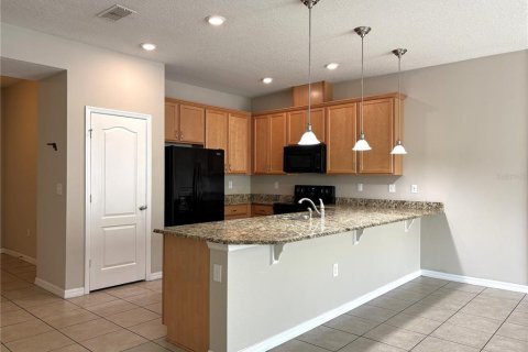 Townhouse in Kissimmee, Florida 4 bedrooms, 153.2 sq.m. № 2219404 - photo 4