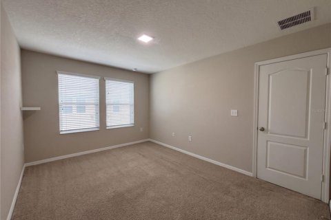Townhouse in Kissimmee, Florida 4 bedrooms, 153.2 sq.m. № 2219404 - photo 10