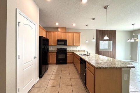 Townhouse in Kissimmee, Florida 4 bedrooms, 153.2 sq.m. № 2219404 - photo 3