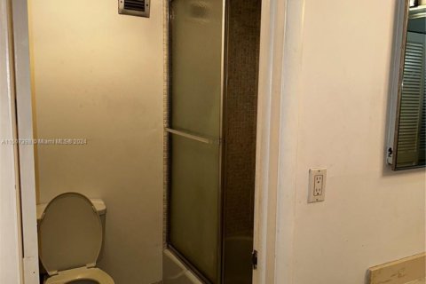Copropriété à vendre à Hollywood, Floride: 2 chambres, 117.99 m2 № 1694064 - photo 19