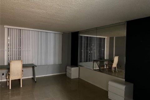 Copropriété à vendre à Hollywood, Floride: 2 chambres, 117.99 m2 № 1694064 - photo 14