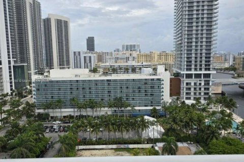 Copropriété à vendre à Hollywood, Floride: 2 chambres, 117.99 m2 № 1694064 - photo 10