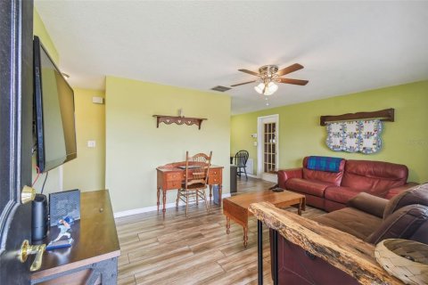 Casa en venta en New Port Richey, Florida, 2 dormitorios, 71.35 m2 № 1787869 - foto 15