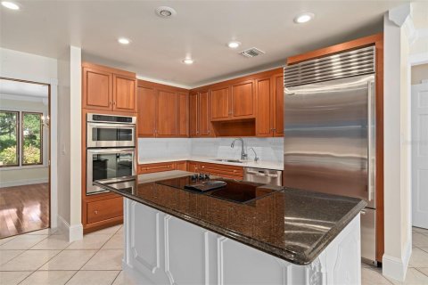 House in Windermere, Florida 4 bedrooms, 373.28 sq.m. № 1558650 - photo 9