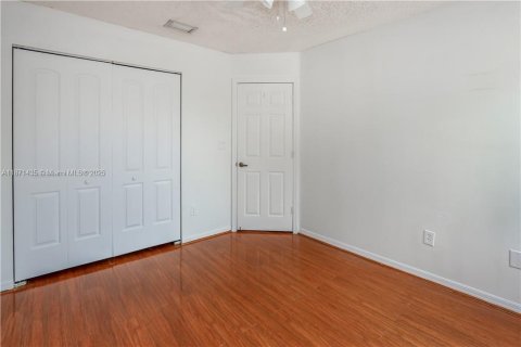 Casa en alquiler en Pembroke Pines, Florida, 4 dormitorios, 196.95 m2 № 1924265 - foto 11