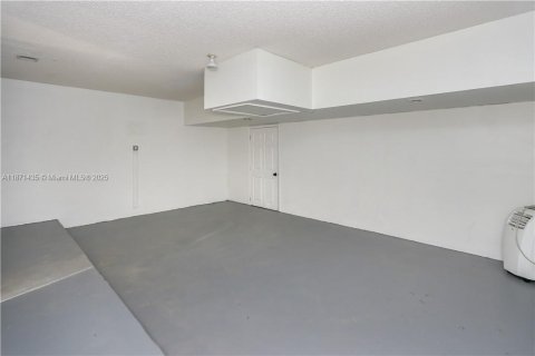 Casa en alquiler en Pembroke Pines, Florida, 4 dormitorios, 196.95 m2 № 1924265 - foto 16