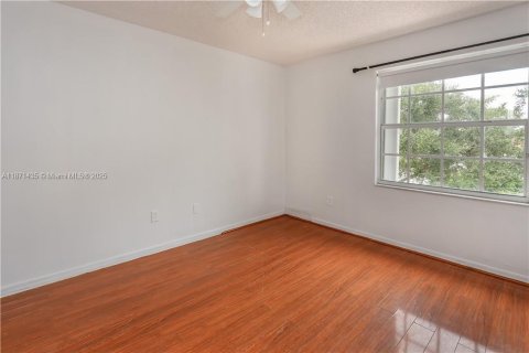 Casa en alquiler en Pembroke Pines, Florida, 4 dormitorios, 196.95 m2 № 1924265 - foto 9