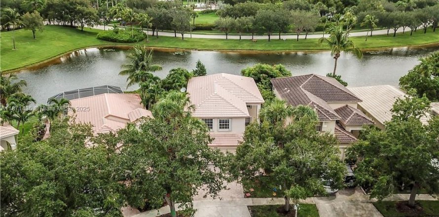 Casa en Pembroke Pines, Florida 4 dormitorios, 196.95 m2 № 1924265