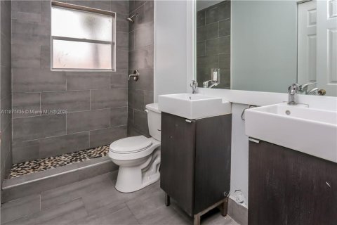 Casa en alquiler en Pembroke Pines, Florida, 4 dormitorios, 196.95 m2 № 1924265 - foto 15
