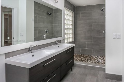 Casa en alquiler en Pembroke Pines, Florida, 4 dormitorios, 196.95 m2 № 1924265 - foto 14