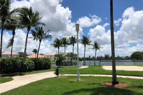 Casa en alquiler en Pembroke Pines, Florida, 4 dormitorios, 196.95 m2 № 1924265 - foto 21