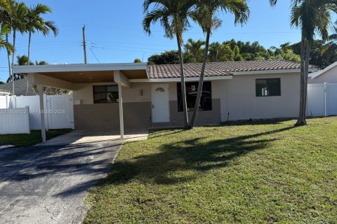 Casa en Oakland Park, Florida 3 dormitorios, 117.89 m2 № 2010606