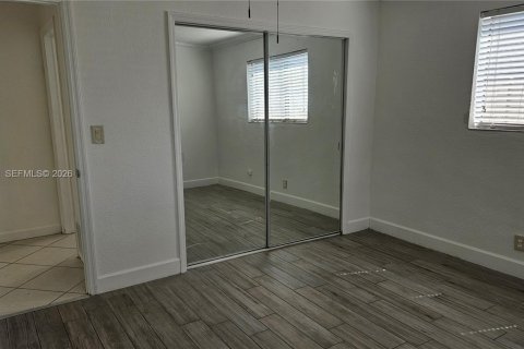 Снять в аренду виллу или дом в Окленд-Парк, Флорида 3 спальни, 117.89м2, № 2010606 - фото 17