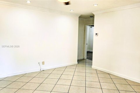 Снять в аренду виллу или дом в Окленд-Парк, Флорида 3 спальни, 117.89м2, № 2010606 - фото 7