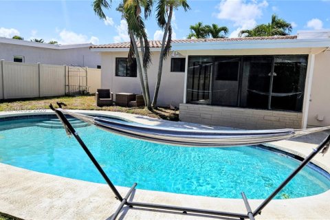 Снять в аренду виллу или дом в Окленд-Парк, Флорида 3 спальни, 117.89м2, № 2010606 - фото 20