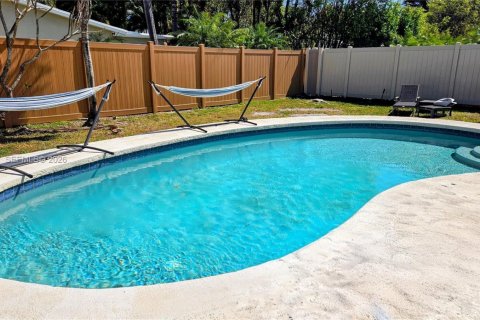 Снять в аренду виллу или дом в Окленд-Парк, Флорида 3 спальни, 117.89м2, № 2010606 - фото 23