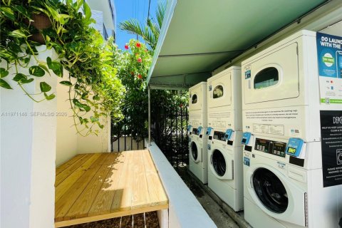 Снять в аренду квартиру в Майами-Бич, Флорида 46.45м2, № 2033815 - фото 4