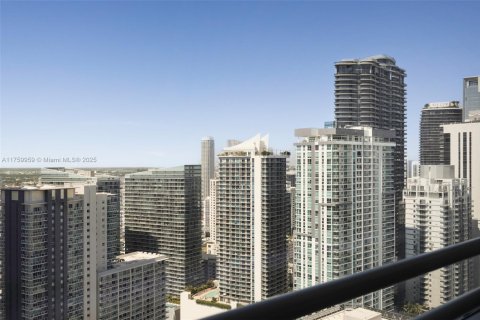 Condominio en venta en Miami, Florida, 3 dormitorios, 263.94 m2 № 1692265 - foto 2