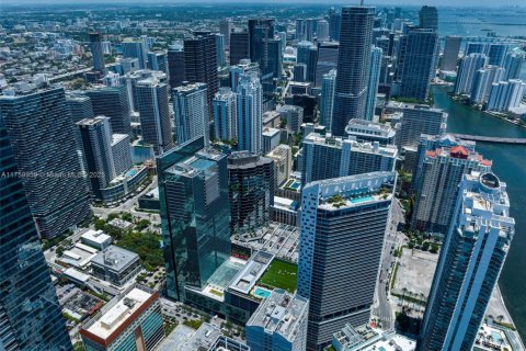 Condominio en venta en Miami, Florida, 3 dormitorios, 263.94 m2 № 1692265 - foto 15