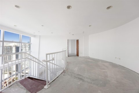 Condominio en venta en Miami, Florida, 3 dormitorios, 263.94 m2 № 1692265 - foto 6