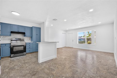 Villa ou maison à vendre à Hollywood, Floride: 4 chambres, 123.19 m2 № 2394783 - photo 7