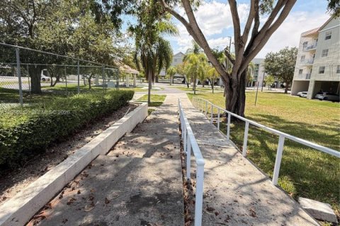 Copropriété à louer à Cutler Bay, Floride: 1 chambre, 70.61 m2 № 2171699 - photo 28