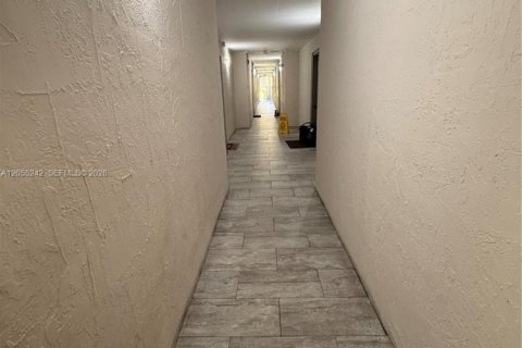 Copropriété à louer à Cutler Bay, Floride: 1 chambre, 70.61 m2 № 2171699 - photo 20