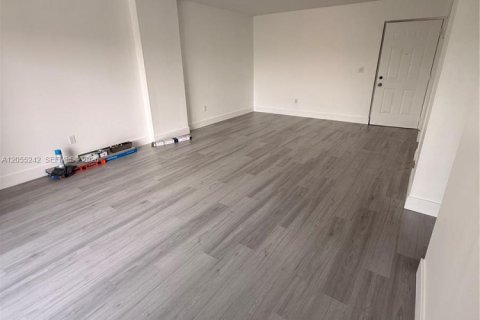 Copropriété à louer à Cutler Bay, Floride: 1 chambre, 70.61 m2 № 2171699 - photo 13
