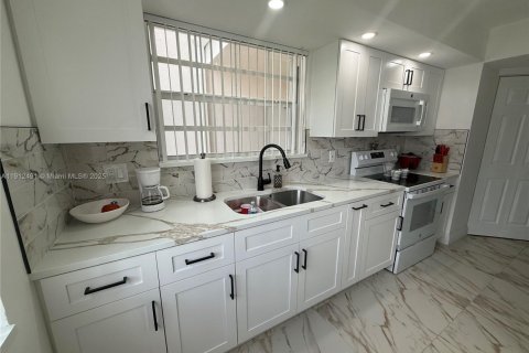 Condominio en venta en Homestead, Florida, 2 dormitorios, 99.41 m2 № 2088630 - foto 15