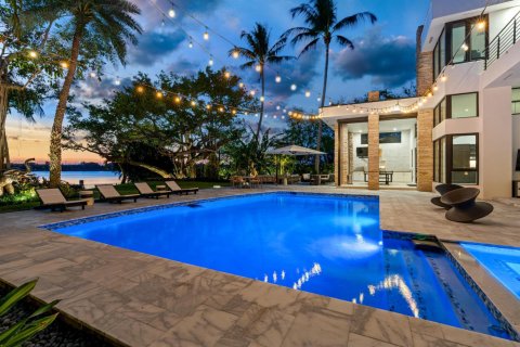 House in Delray Beach, Florida 5 bedrooms, 468.6 sq.m. № 2253276 - photo 3