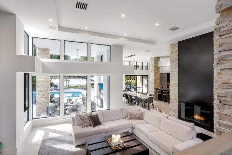 House in Delray Beach, Florida 5 bedrooms, 468.6 sq.m. № 2253276 - photo 7