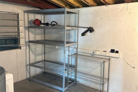 House in Miami, Florida 3 bedrooms, 107.12 sq.m. № 2022521 - photo 10