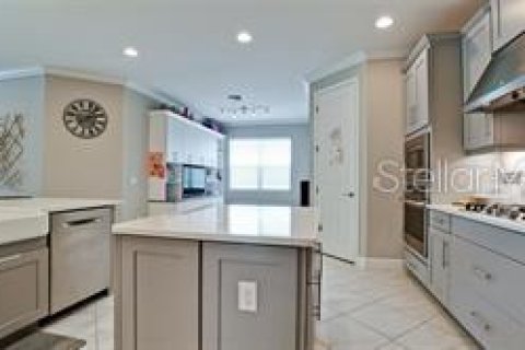House in Sarasota, Florida 4 bedrooms, 272.2 sq.m. № 2157569 - photo 5