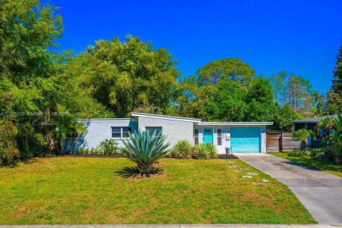 House in Orlando, Florida 2 bedrooms, 93.18 sq.m. № 1641141 - photo 2