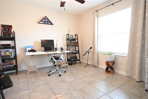 Villa ou maison à louer à Wimauma, Floride: 4 chambres, 244.7 m2 № 2148731 - photo 5