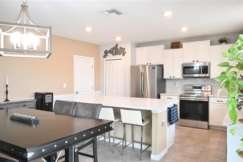 Villa ou maison à louer à Wimauma, Floride: 4 chambres, 244.7 m2 № 2148731 - photo 8