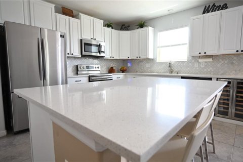 Villa ou maison à louer à Wimauma, Floride: 4 chambres, 244.7 m2 № 2148731 - photo 11