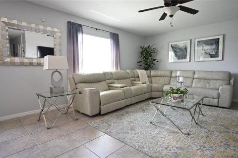 Villa ou maison à louer à Wimauma, Floride: 4 chambres, 244.7 m2 № 2148731 - photo 14