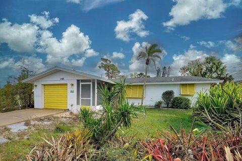 House in Englewood, Florida 2 bedrooms, 108.32 sq.m. № 1535943 - photo 1