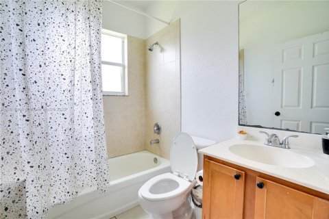 Casa en venta en Port St. Lucie, Florida, 4 dormitorios, 181.16 m2 № 1768774 - foto 23