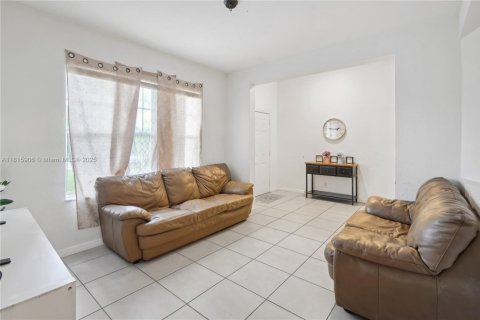 Casa en venta en Port St. Lucie, Florida, 4 dormitorios, 181.16 m2 № 1768774 - foto 6