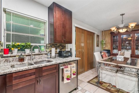 House in Orlando, Florida 3 bedrooms, 104.05 sq.m. № 2295109 - photo 10