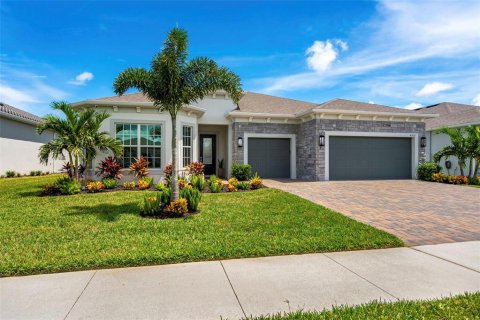 House in Melbourne, Florida 3 bedrooms, 260.87 sq.m. № 1919665 - photo 1
