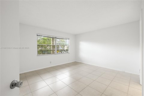 Copropriété à vendre à Pembroke Pines, Floride: 1 chambre, 97.08 m2 № 2035434 - photo 8